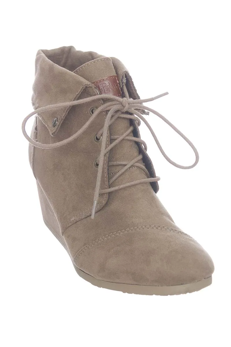 ZAPATOS COLOR BEIGE  CLOSEANDO
