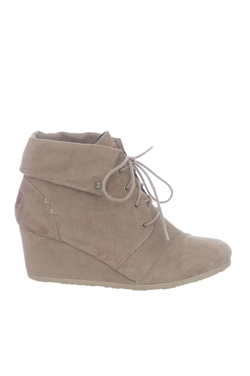 ZAPATOS COLOR BEIGE  CLOSEANDO